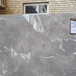 مرمریت گری اسکای با زمینه طوسی و رگههای سفید